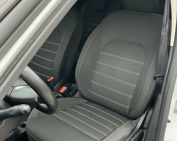 Білий Рено Дастер, об'ємом двигуна 1.46 л та пробігом 92 тис. км за 16900 $, фото 51 на Automoto.ua