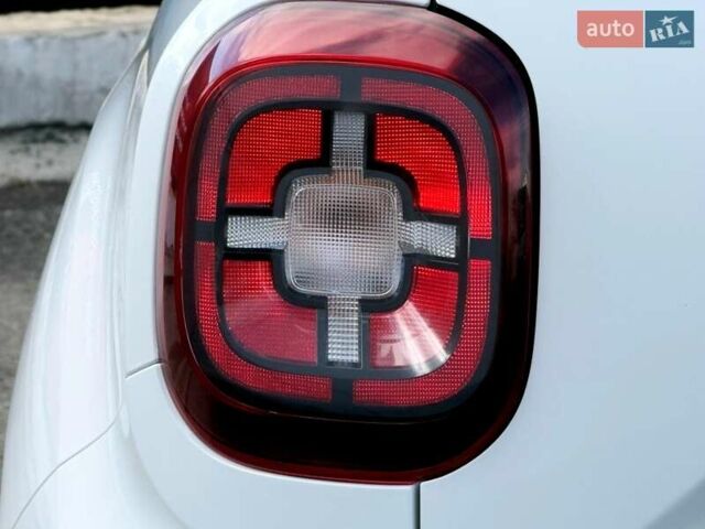 Білий Рено Дастер, об'ємом двигуна 1.46 л та пробігом 159 тис. км за 18800 $, фото 21 на Automoto.ua