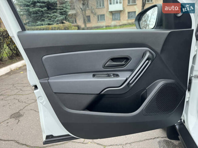 Белый Рено Дастер, объемом двигателя 1.46 л и пробегом 130 тыс. км за 14900 $, фото 12 на Automoto.ua