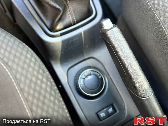 Белый Рено Дастер, объемом двигателя 1.5 л и пробегом 130 тыс. км за 16900 $, фото 6 на Automoto.ua