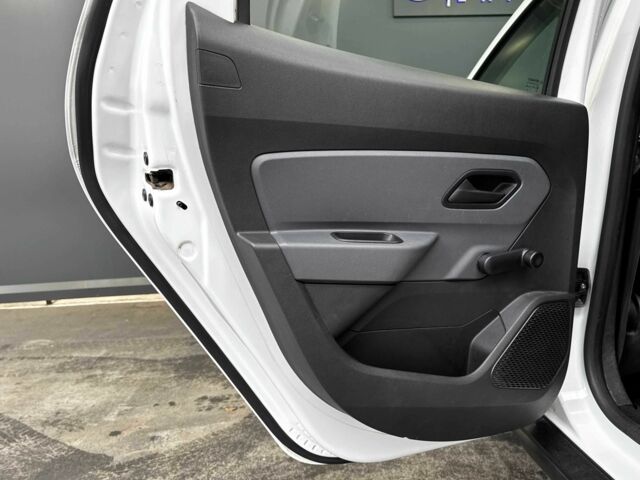 Белый Рено Дастер, объемом двигателя 1.5 л и пробегом 181 тыс. км за 14000 $, фото 22 на Automoto.ua