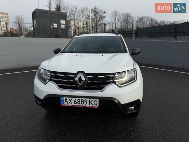 Білий Рено Дастер, об'ємом двигуна 1.6 л та пробігом 28 тис. км за 16800 $, фото 4 на Automoto.ua