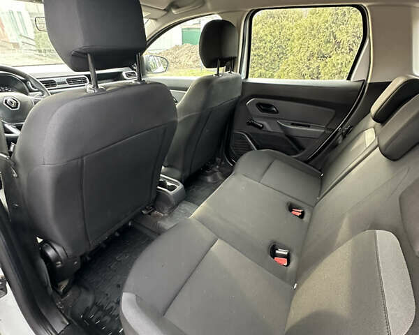 Білий Рено Дастер, об'ємом двигуна 1.5 л та пробігом 222 тис. км за 15500 $, фото 15 на Automoto.ua