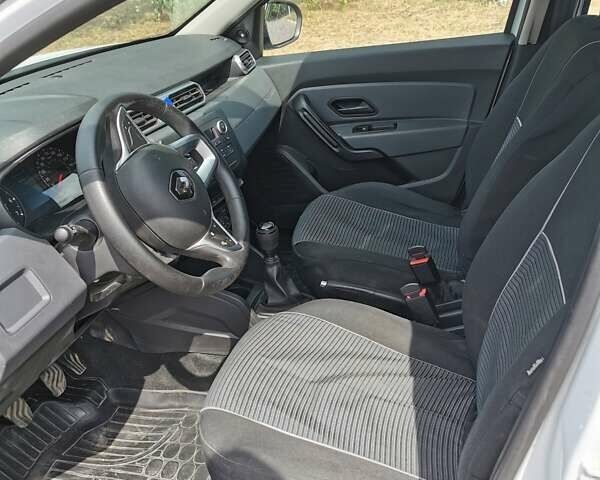 Белый Рено Дастер, объемом двигателя 1.6 л и пробегом 49 тыс. км за 16500 $, фото 7 на Automoto.ua