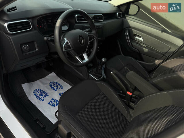 Білий Рено Дастер, об'ємом двигуна 1.6 л та пробігом 28 тис. км за 16800 $, фото 71 на Automoto.ua
