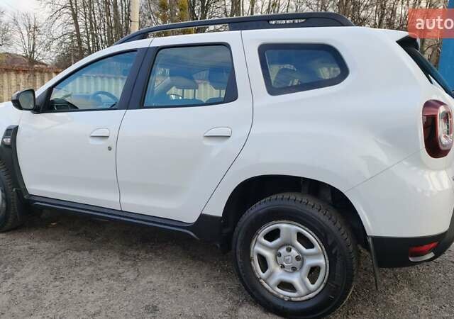Белый Рено Дастер, объемом двигателя 1.5 л и пробегом 80 тыс. км за 13500 $, фото 5 на Automoto.ua