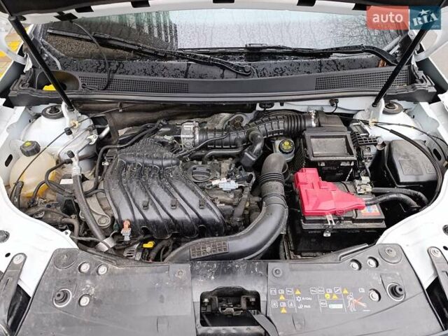 Белый Рено Дастер, объемом двигателя 1.6 л и пробегом 58 тыс. км за 16200 $, фото 21 на Automoto.ua