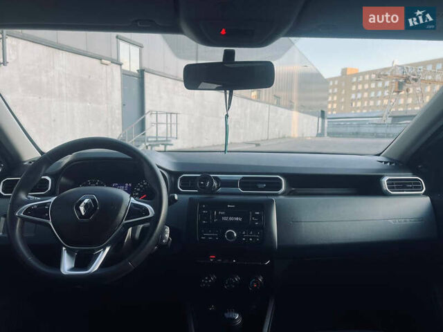 Білий Рено Дастер, об'ємом двигуна 1.6 л та пробігом 128 тис. км за 11000 $, фото 13 на Automoto.ua