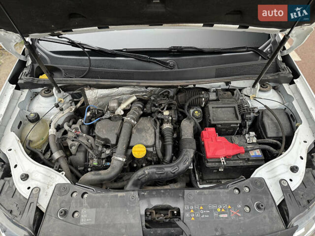 Білий Рено Дастер, об'ємом двигуна 1.46 л та пробігом 150 тис. км за 18200 $, фото 25 на Automoto.ua