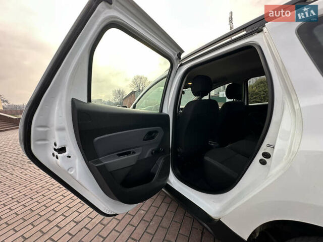 Білий Рено Дастер, об'ємом двигуна 1.5 л та пробігом 222 тис. км за 15500 $, фото 17 на Automoto.ua