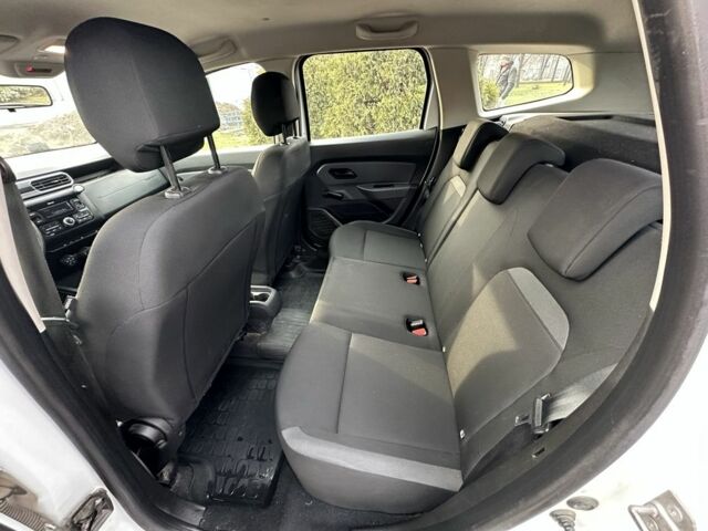 Білий Рено Дастер, об'ємом двигуна 1.5 л та пробігом 222 тис. км за 15500 $, фото 10 на Automoto.ua