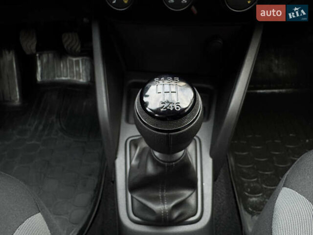 Белый Рено Дастер, объемом двигателя 1.46 л и пробегом 130 тыс. км за 14900 $, фото 25 на Automoto.ua