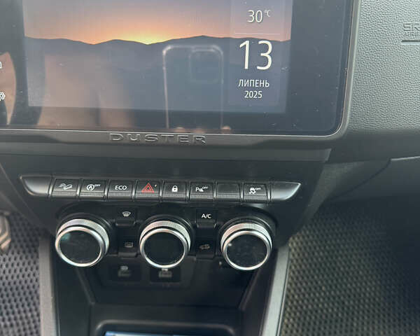 Білий Рено Дастер, об'ємом двигуна 1.6 л та пробігом 66 тис. км за 17000 $, фото 5 на Automoto.ua