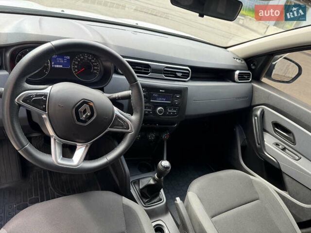 Білий Рено Дастер, об'ємом двигуна 1.6 л та пробігом 108 тис. км за 14300 $, фото 10 на Automoto.ua