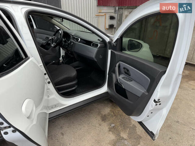 Рено Дастер 2021 в Подольск (Котовск) на Automoto.ua Белый Рено Дастер, объемом двигателя 1.46 л и пробегом 99 тыс. км за 15500 $, фото 13 на Automoto.ua