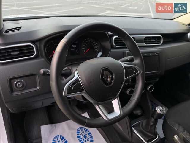 Білий Рено Дастер, об'ємом двигуна 1.6 л та пробігом 28 тис. км за 16800 $, фото 74 на Automoto.ua