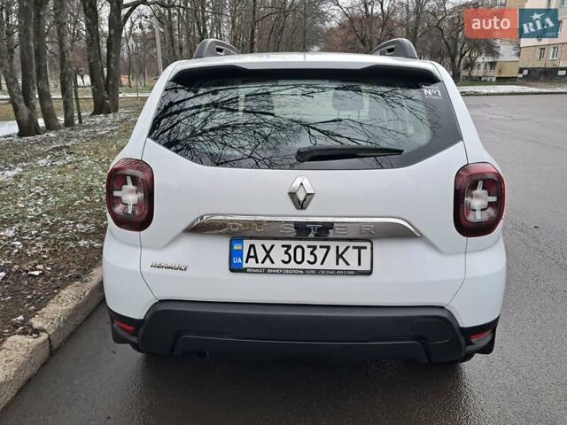 Белый Рено Дастер, объемом двигателя 1.6 л и пробегом 17 тыс. км за 16700 $, фото 2 на Automoto.ua