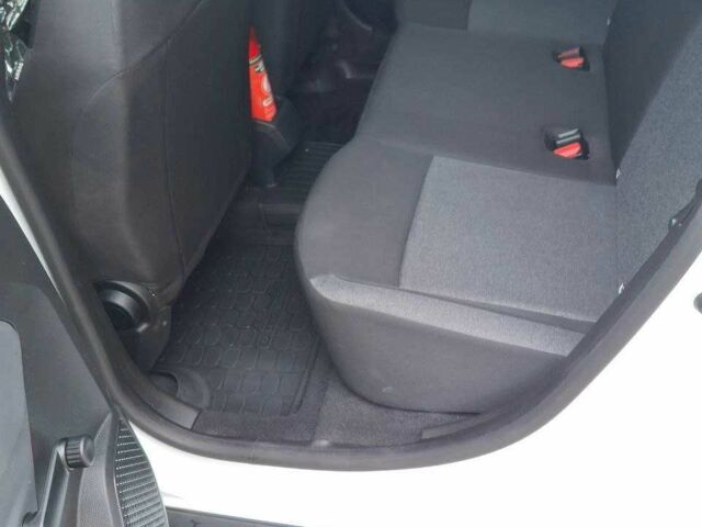 Белый Рено Дастер, объемом двигателя 1.5 л и пробегом 25 тыс. км за 17800 $, фото 6 на Automoto.ua