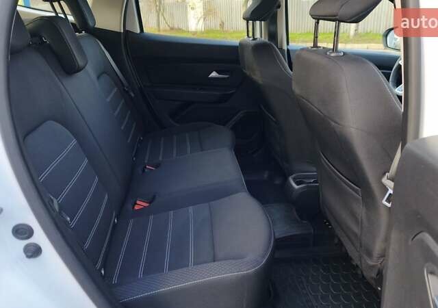 Белый Рено Дастер, объемом двигателя 1.5 л и пробегом 80 тыс. км за 13500 $, фото 27 на Automoto.ua