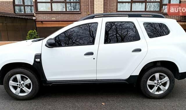 Белый Рено Дастер, объемом двигателя 1.6 л и пробегом 58 тыс. км за 16200 $, фото 1 на Automoto.ua