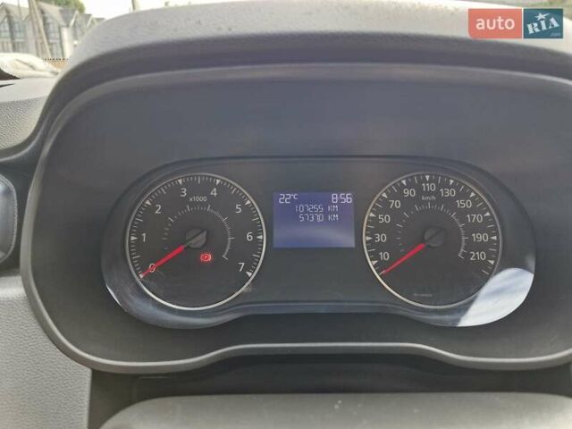 Белый Рено Дастер, объемом двигателя 1.6 л и пробегом 107 тыс. км за 14000 $, фото 11 на Automoto.ua