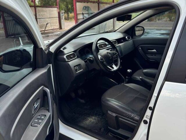 Белый Рено Дастер, объемом двигателя 1.5 л и пробегом 130 тыс. км за 19500 $, фото 7 на Automoto.ua