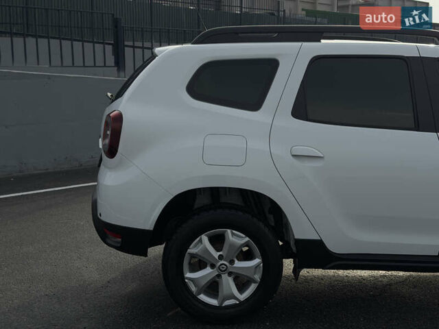 Білий Рено Дастер, об'ємом двигуна 1.6 л та пробігом 28 тис. км за 16800 $, фото 64 на Automoto.ua