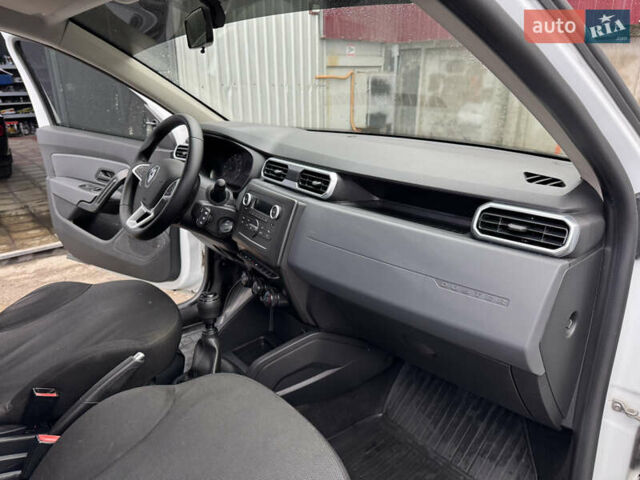 Рено Дастер 2021 в Подольск (Котовск) на Automoto.ua Белый Рено Дастер, объемом двигателя 1.46 л и пробегом 99 тыс. км за 15500 $, фото 12 на Automoto.ua