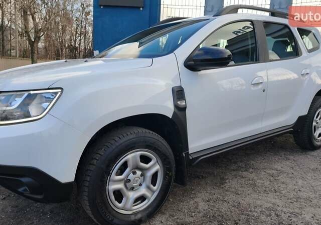 Белый Рено Дастер, объемом двигателя 1.5 л и пробегом 80 тыс. км за 13500 $, фото 3 на Automoto.ua