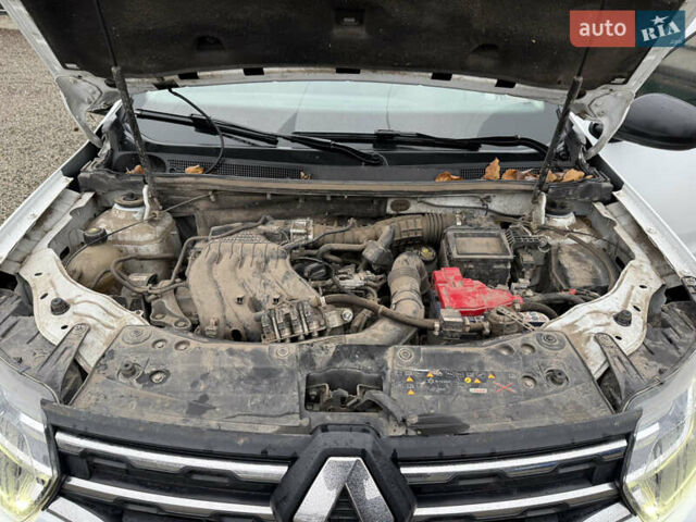 Белый Рено Дастер, объемом двигателя 1.6 л и пробегом 125 тыс. км за 10999 $, фото 7 на Automoto.ua