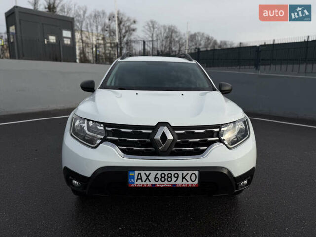 Білий Рено Дастер, об'ємом двигуна 1.6 л та пробігом 28 тис. км за 16800 $, фото 2 на Automoto.ua