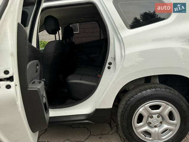 Белый Рено Дастер, объемом двигателя 1.46 л и пробегом 130 тыс. км за 14900 $, фото 15 на Automoto.ua