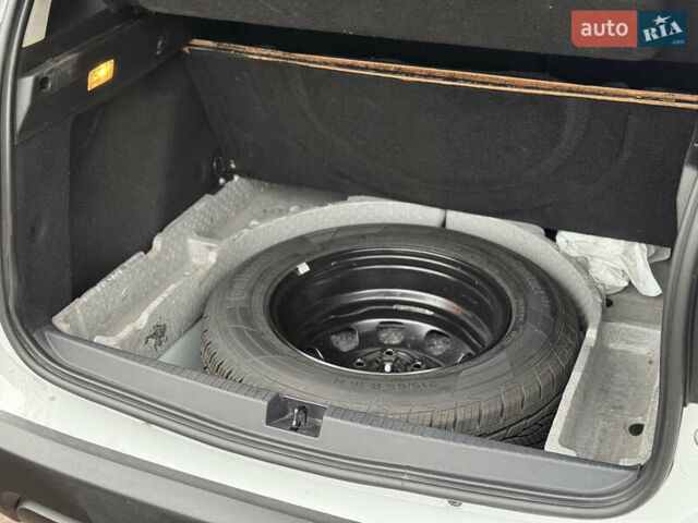 Білий Рено Дастер, об'ємом двигуна 1.46 л та пробігом 150 тис. км за 18200 $, фото 27 на Automoto.ua