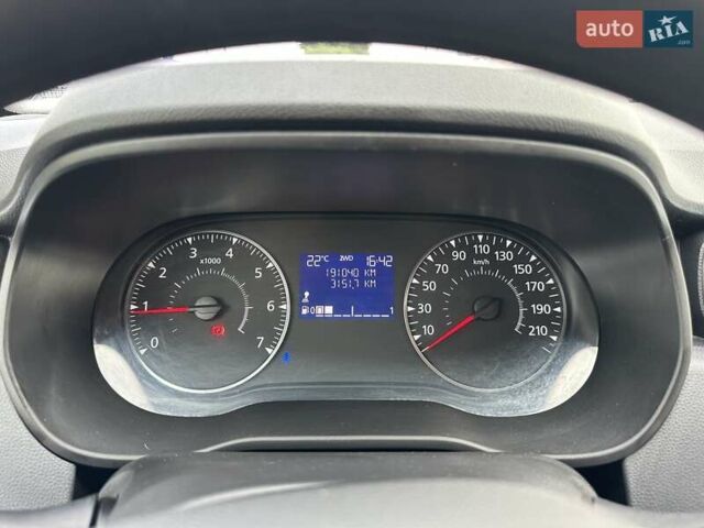 Белый Рено Дастер, объемом двигателя 1.46 л и пробегом 191 тыс. км за 15500 $, фото 18 на Automoto.ua