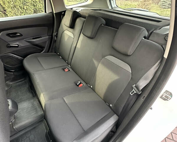 Білий Рено Дастер, об'ємом двигуна 1.5 л та пробігом 222 тис. км за 15500 $, фото 27 на Automoto.ua