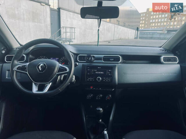 Білий Рено Дастер, об'ємом двигуна 1.6 л та пробігом 128 тис. км за 11000 $, фото 25 на Automoto.ua