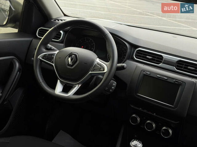 Білий Рено Дастер, об'ємом двигуна 1.6 л та пробігом 28 тис. км за 16800 $, фото 90 на Automoto.ua