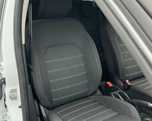 Білий Рено Дастер, об'ємом двигуна 1.46 л та пробігом 92 тис. км за 16900 $, фото 52 на Automoto.ua