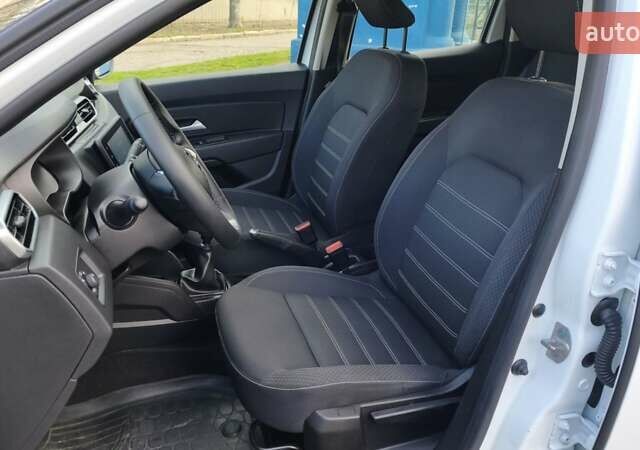 Белый Рено Дастер, объемом двигателя 1.5 л и пробегом 80 тыс. км за 13500 $, фото 18 на Automoto.ua