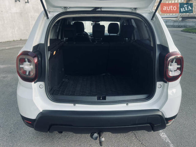 Белый Рено Дастер, объемом двигателя 1.6 л и пробегом 120 тыс. км за 14500 $, фото 21 на Automoto.ua