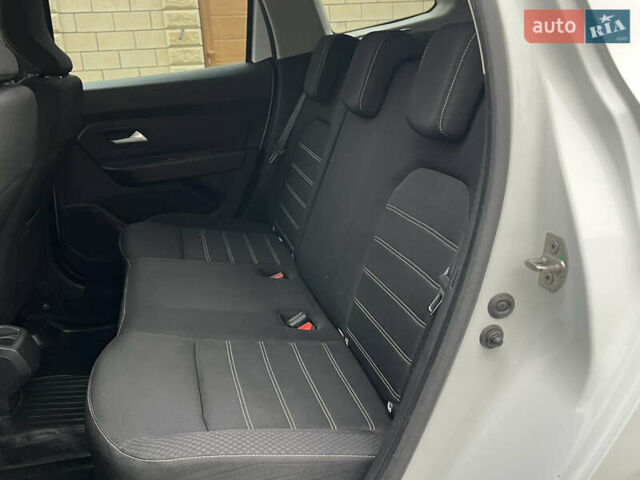 Білий Рено Дастер, об'ємом двигуна 1.46 л та пробігом 92 тис. км за 16900 $, фото 56 на Automoto.ua