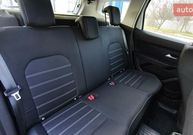 Белый Рено Дастер, объемом двигателя 1.5 л и пробегом 80 тыс. км за 13500 $, фото 28 на Automoto.ua