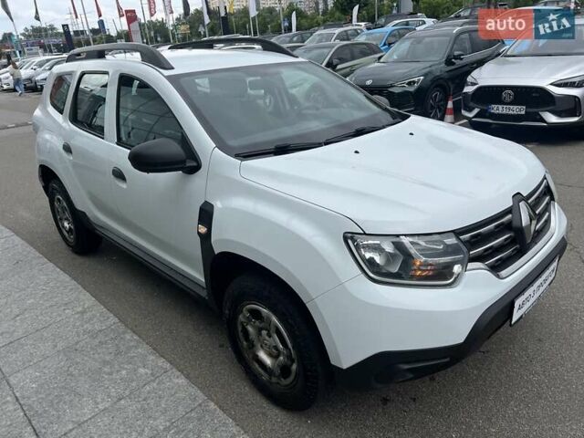 Белый Рено Дастер, объемом двигателя 1.6 л и пробегом 183 тыс. км за 14008 $, фото 8 на Automoto.ua