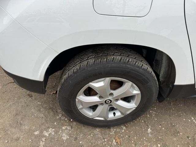 Белый Рено Дастер, объемом двигателя 1.6 л и пробегом 28 тыс. км за 15900 $, фото 3 на Automoto.ua