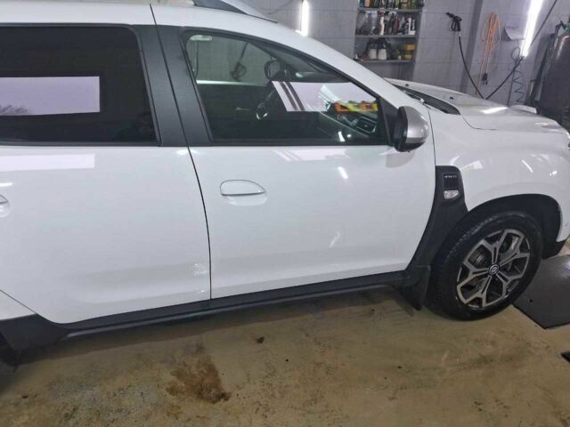 Белый Рено Дастер, объемом двигателя 1.5 л и пробегом 134 тыс. км за 17300 $, фото 1 на Automoto.ua