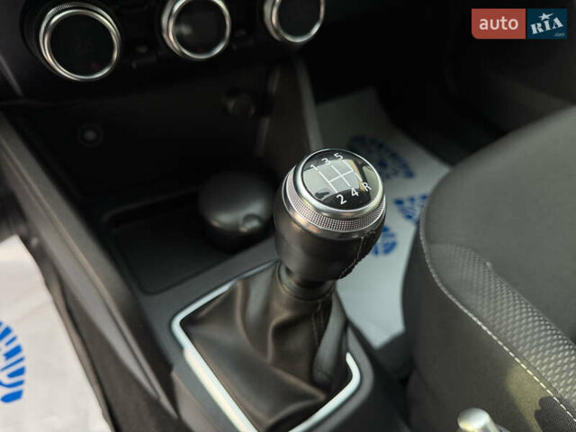 Білий Рено Дастер, об'ємом двигуна 1.6 л та пробігом 28 тис. км за 16800 $, фото 80 на Automoto.ua