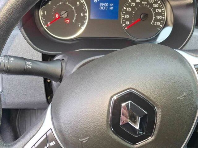 Белый Рено Дастер, объемом двигателя 1.5 л и пробегом 25 тыс. км за 17800 $, фото 11 на Automoto.ua