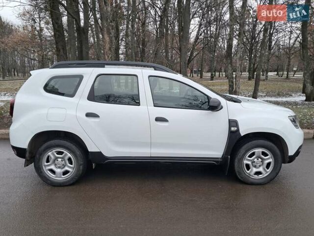 Белый Рено Дастер, объемом двигателя 1.6 л и пробегом 17 тыс. км за 16700 $, фото 3 на Automoto.ua