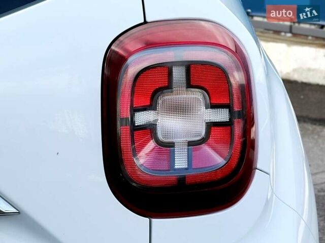 Білий Рено Дастер, об'ємом двигуна 1.46 л та пробігом 159 тис. км за 18800 $, фото 22 на Automoto.ua