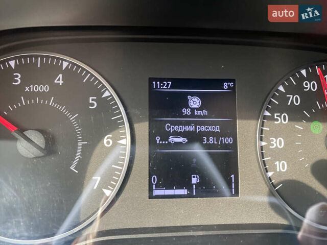 Рено Дастер 2021 у Києві на Automoto.ua Білий Рено Дастер, об'ємом двигуна 1.5 л та пробігом 82 тис. км за 17500 $, фото 11 на Automoto.ua